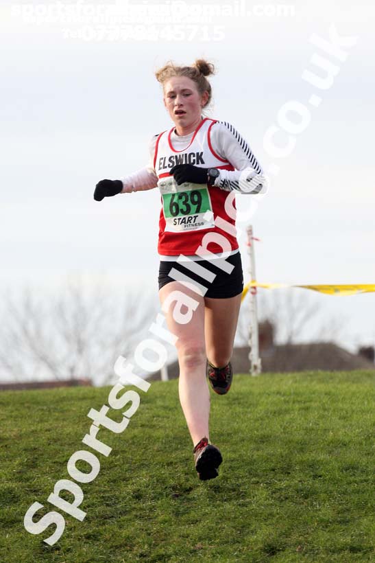 Womens under-17s and under-20s North Eastern Cross Country, Redcar. Photo:  David T. Hewitson/Sports for All Pics